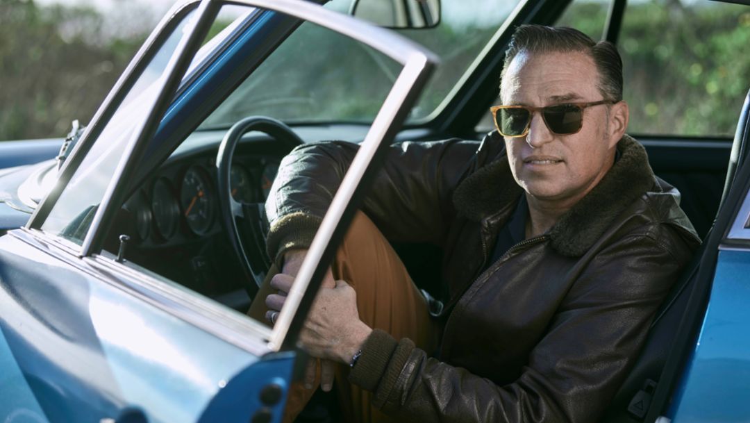 El director creativo de Cars y su 911 por San Francisco
